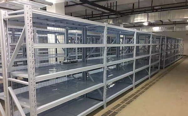 武威铸件仓提速：条码+窄通道方案实测——兼论仓储货架层载设计
