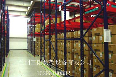 武威横梁式 vs 阁楼式：哪种物流货架更适合你的仓储需求？